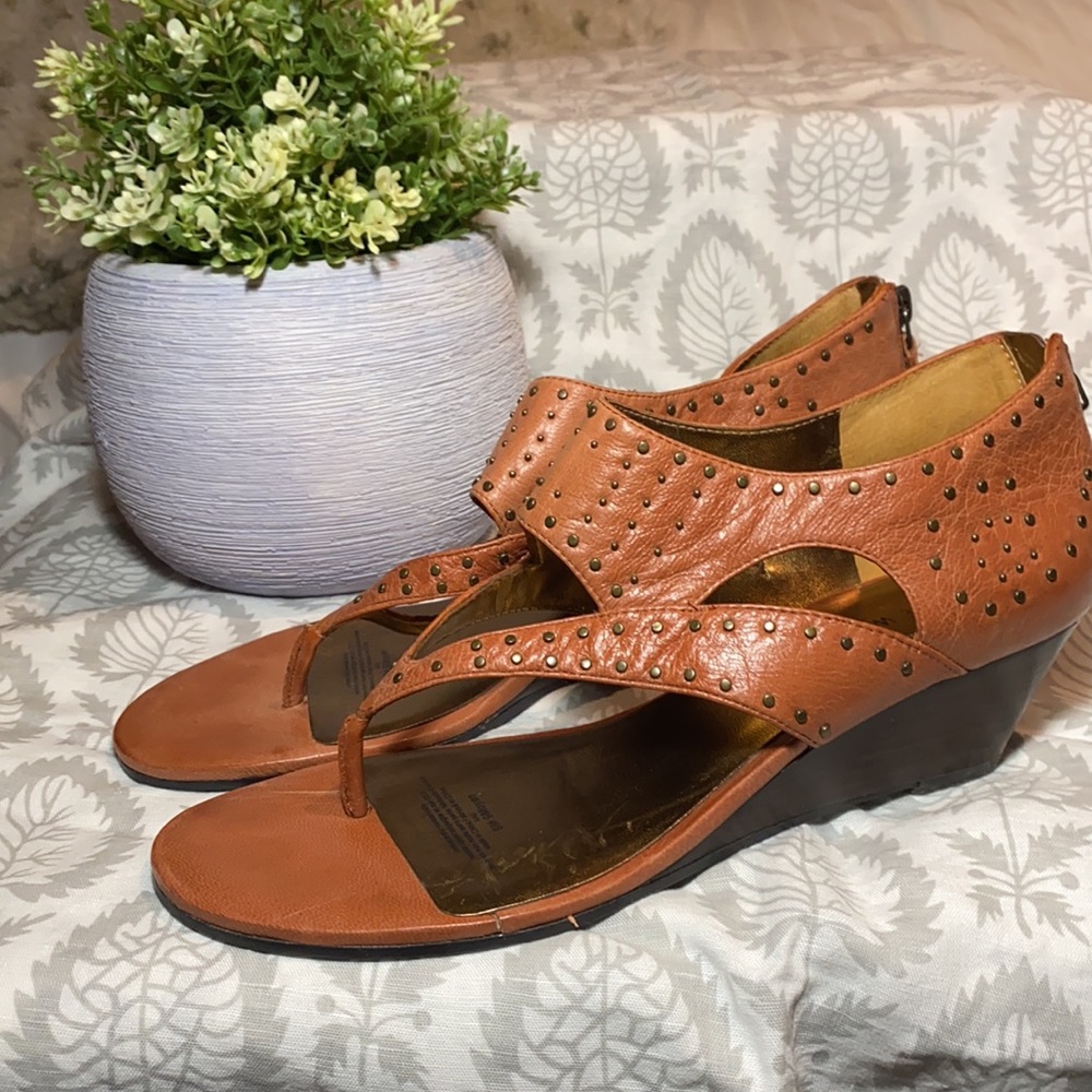 Nine West leather wedge sandal size 9